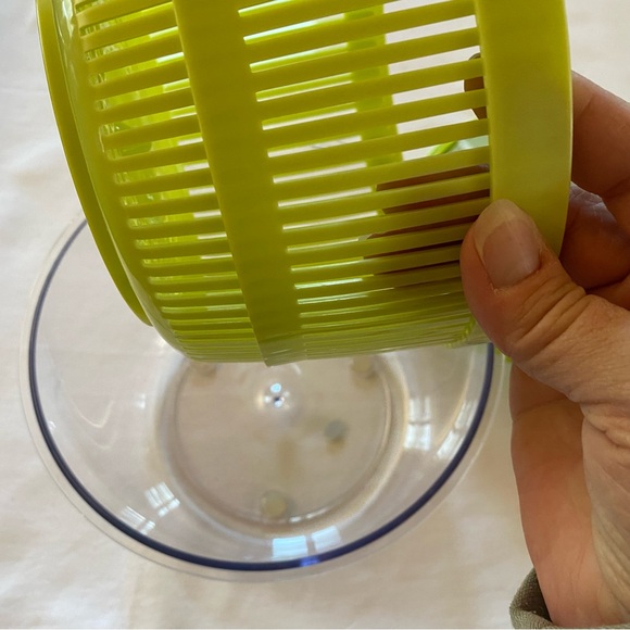 Salad Spinner - Picture 6 of 12